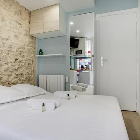 Flat Located In The Heart Of Paris Paris