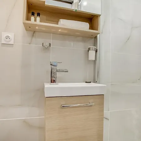 Flat Located In The Heart Of Paris Apartment *
